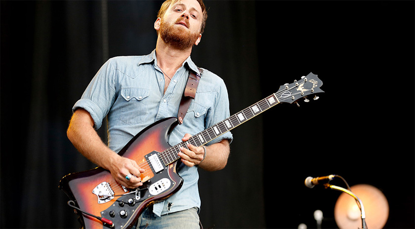 Dan Auerback plays his vintage Guild S-200 T-Bird