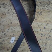 RED STITCHED BLACK 2.5″ LEATHER GUITAR STRAP